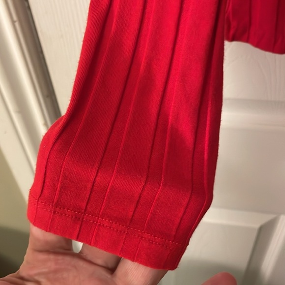 💕4 for $10- Reitmans ribbed scoop neck shirt - Picture 7 of 7